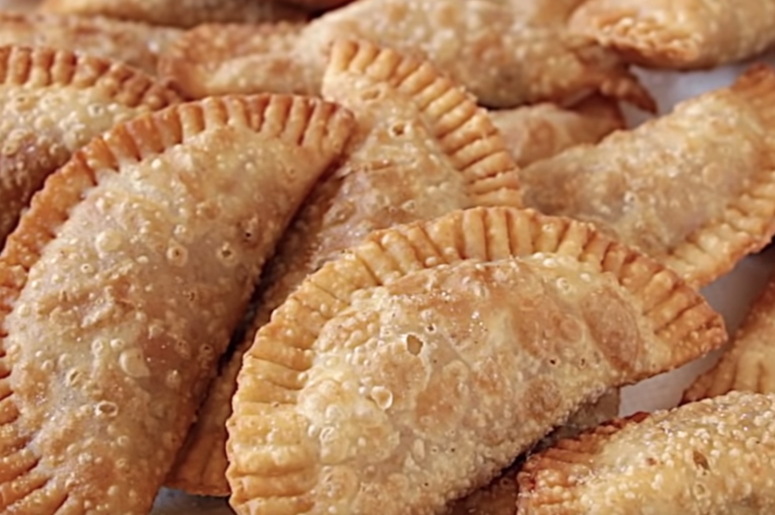 Masa para empanadas crujientes de tan solo 3 ingredientes para hacer en